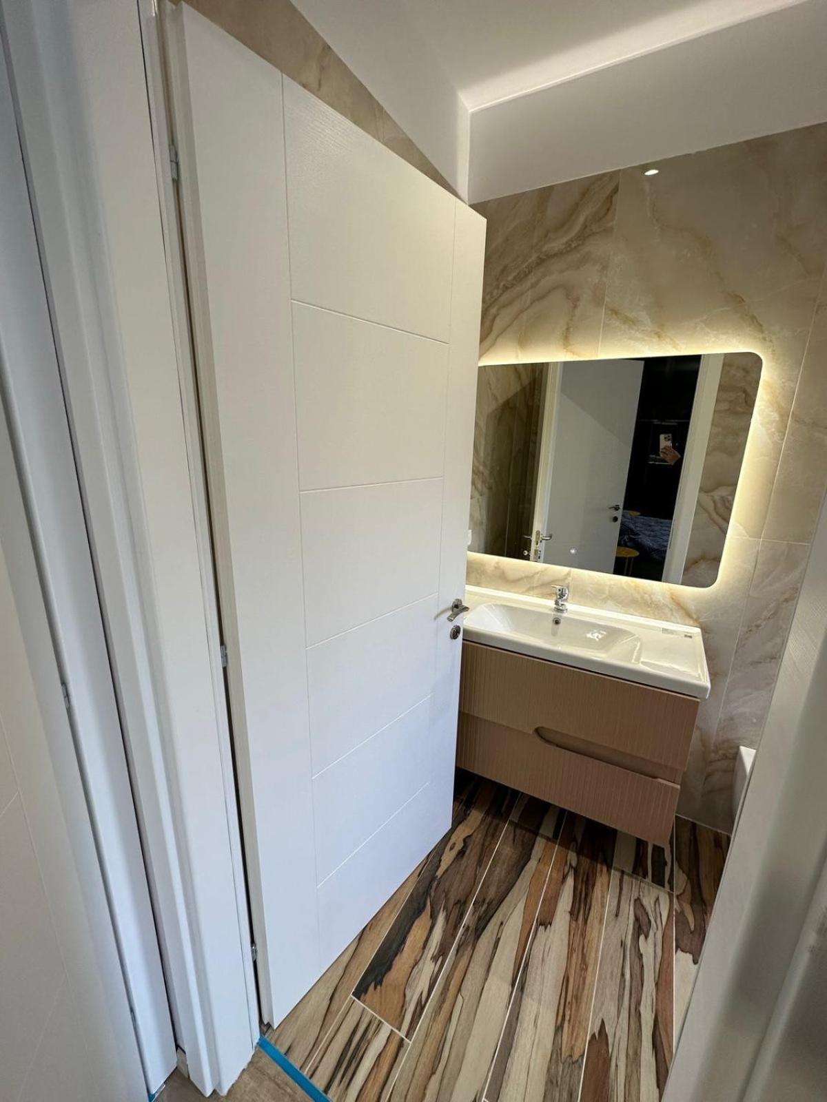Apartment Luxury Land Tirana
