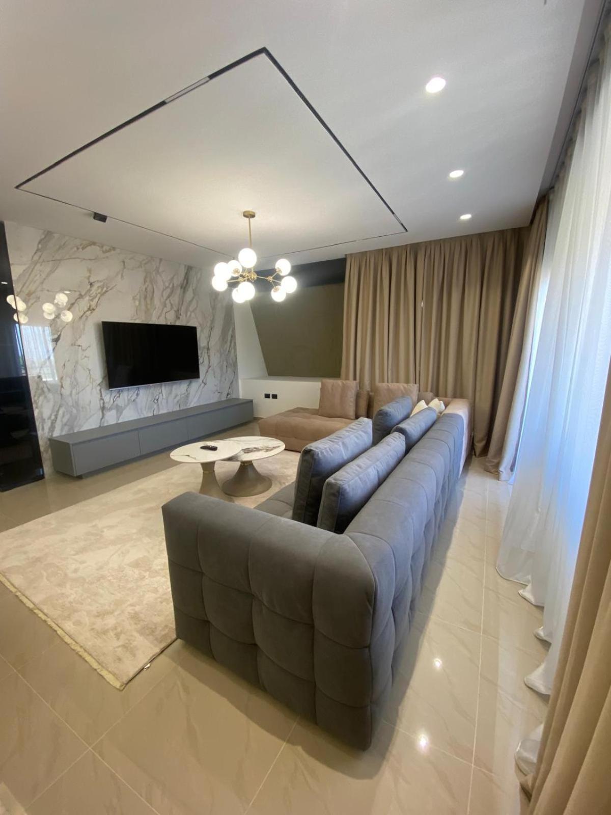Apartment Luxury Land Tirana